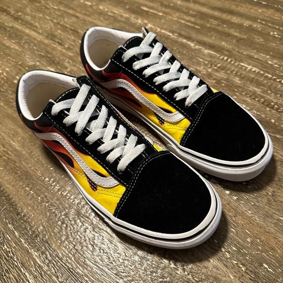 Women’s Vans Old Skool Flame Graphic Sneakers Black, Size 7.5 - Picture 3 of 11